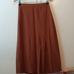 Vardags kjol från Gina Tricot  - ANVÄND en gång, NY PRIS 180 kr 