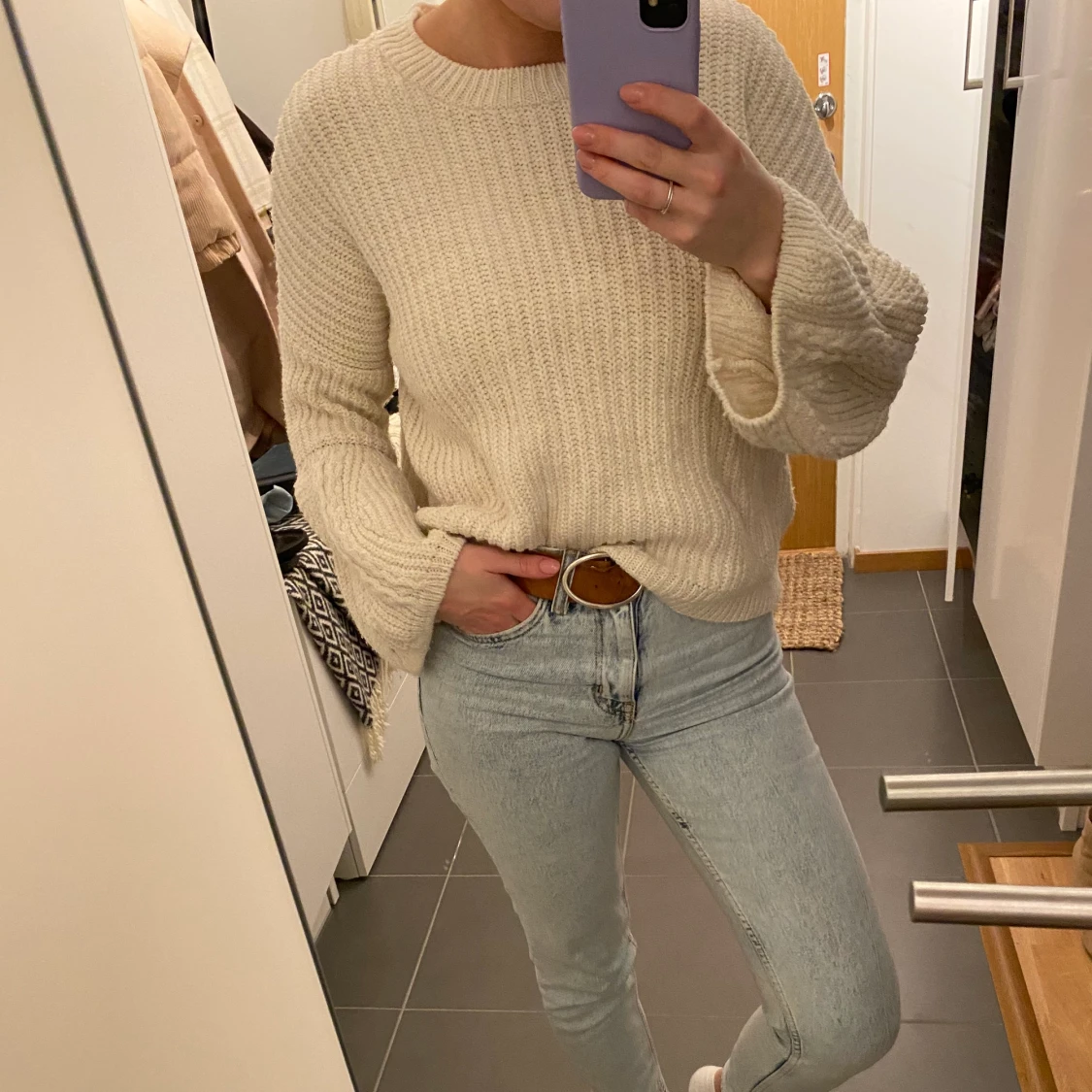 Stickad tröja med balongärm