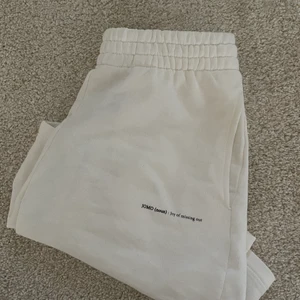 Mjukis shorts - Ett par mjukis shorts ifrån Gina Tricot, shortsen är oanvända och prislapp finns kvar ☺️