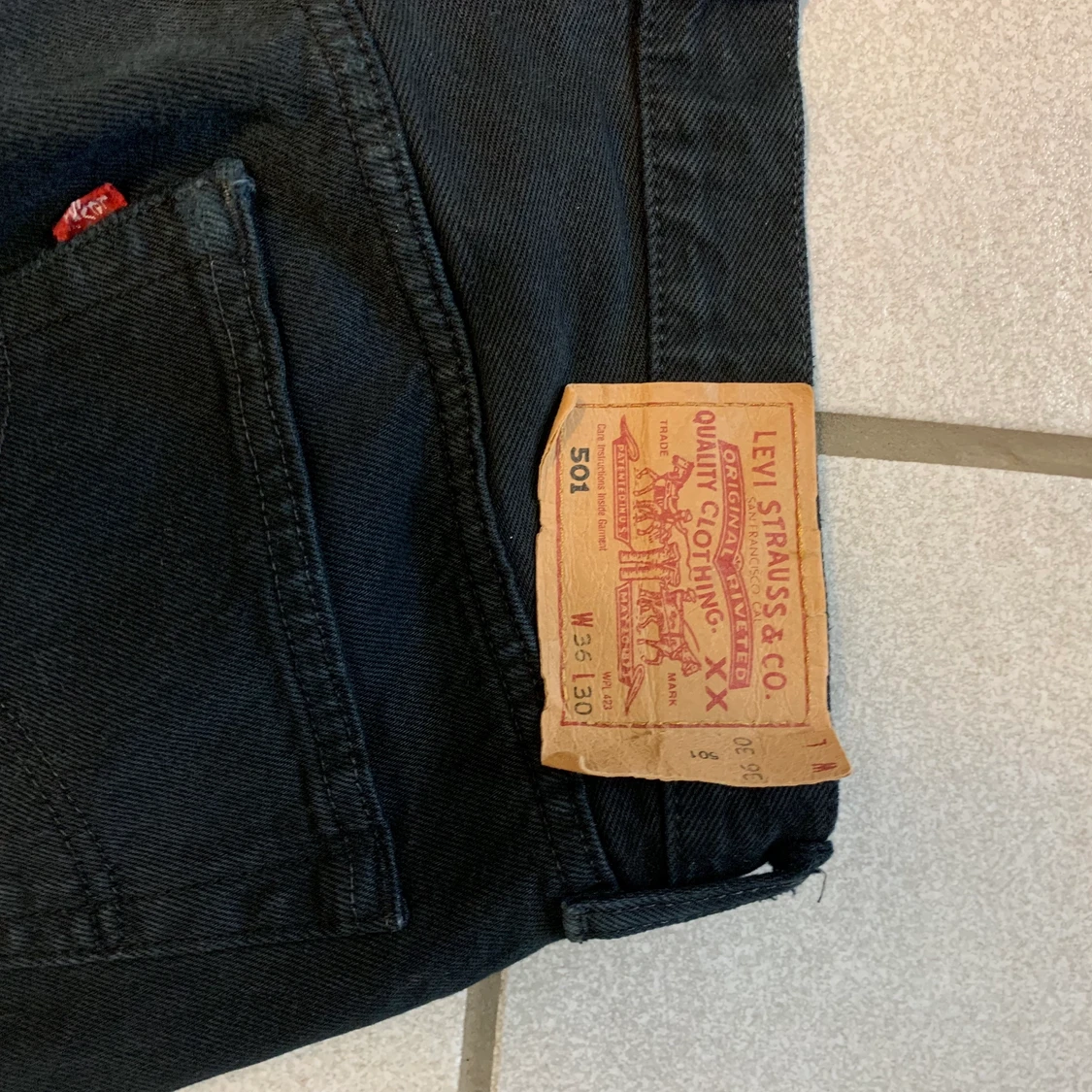 Baggy Levi’s jeans  - 91