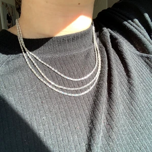 Halsband  - Silvrigt halsband med tre lager🌶