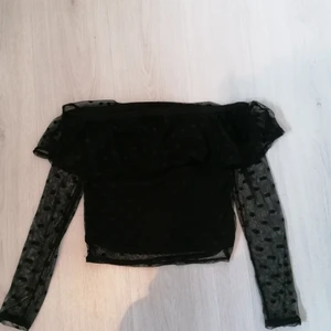 Off shoulder topp🌸 - 🌸Tröjan är i nyskick och är aldrig använd. 