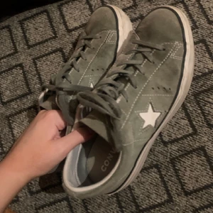 Converse  - Snygga Converse, säljer då de va förstora. Storlek 38, 166 inkl frakt  hör av er vid frågor