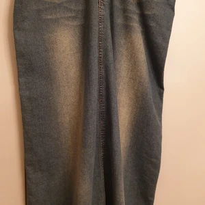 Lång jeanskjol - Som ny, retrokjol. Hellång strl 38/40