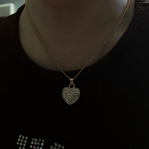 Handgjort halsband  - GRATIS FRAKT🧡 @bladhsmycken på Instagram