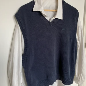 VÄST - Väst storlek M. Köpt för 300 säljer för 150 + frakt 💕💕