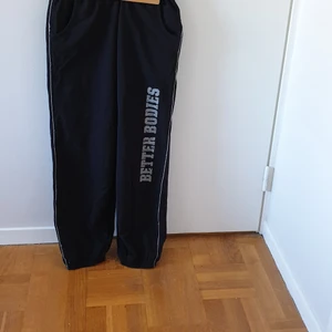 Strl M - Träningsbyxa från Better bodies. Använda ett par gånger. Säljer för att dom är förstora för mig.