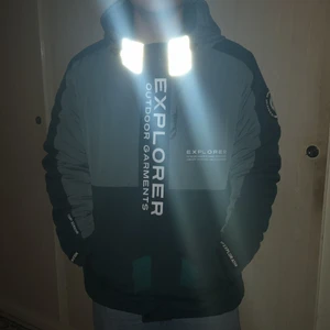 Jacka - Alldeles ny jacka från new yourker, använd max 3 gånger. Storlek M. Köpare står för frakt<3