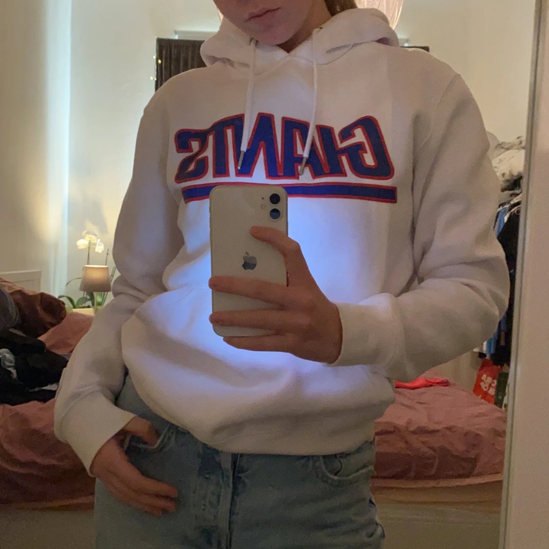 Vit hoodie med tryck