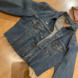 Levis jeans jacka - Levi jeans jacka strl S. Croppad modell!