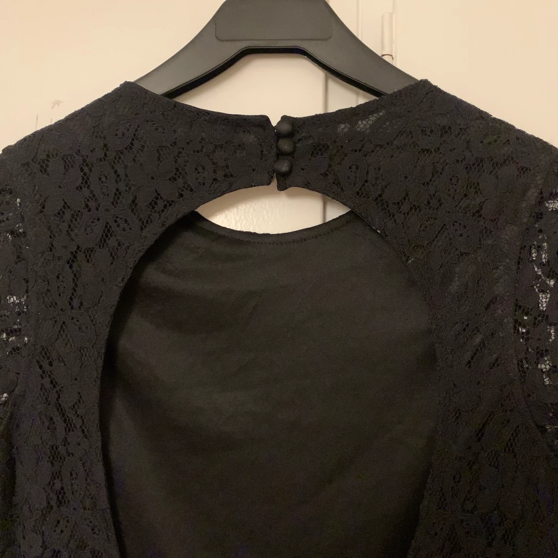 Spetsklänning från Nelly, storlek 38 - 90