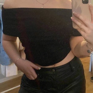 Topp - Off shoulder topp från Zara🖤🖤