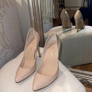 Beiga klackskor - Använda en gång men i bra skick, nude färgade!