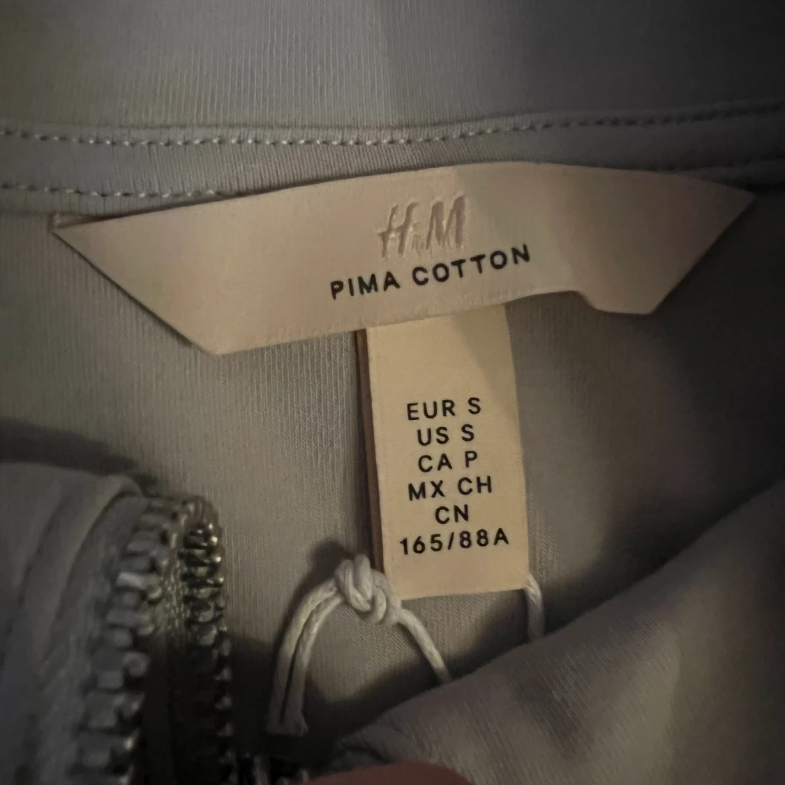 Tröja från H&M aldrig använd i storlek S - 90