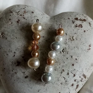 Hängare  - Två fina smyckeshängare som jag gjort själv. För mer info skriv privat. 