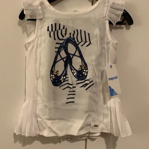 Set m Top och legging  - Set med söt linne/blus med balettskor & pärlor/mörkt navy byxa/legging. Helt nytt kollektionsprov 