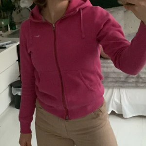 Nike-zip-up - Nike zipup hoodie, superfint skick men lite liten enligt mig, najs luva osv