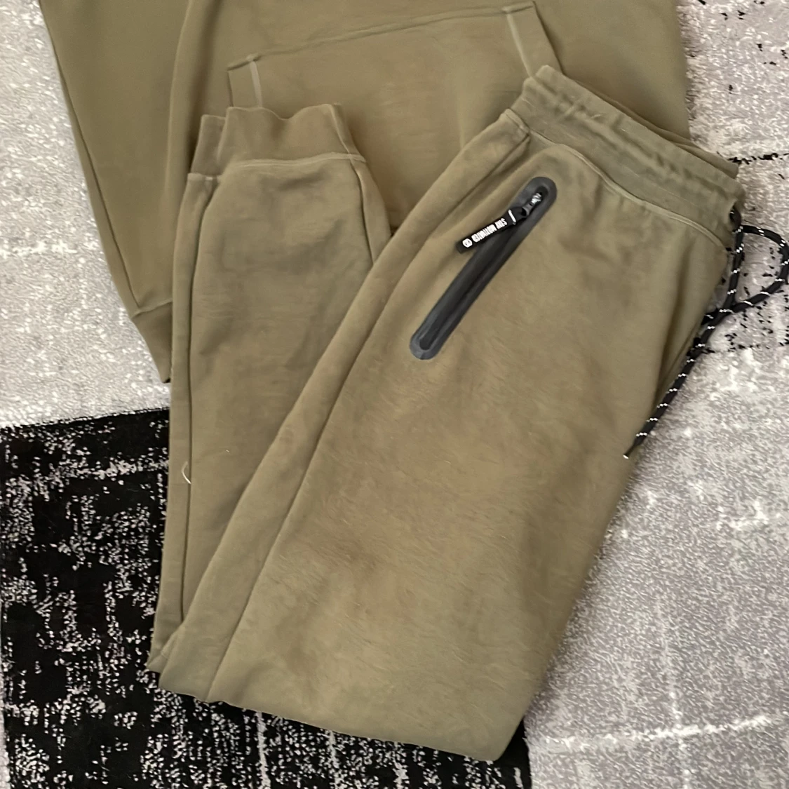 Komplett! Hoodie och mjukis byxor!  - 90