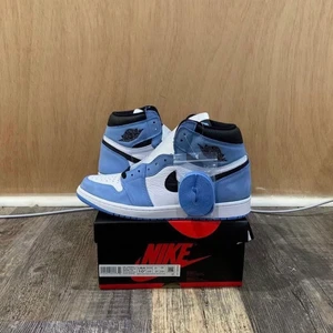 Air Jordan 1 University Blue  - Skriv privat vid mer information 