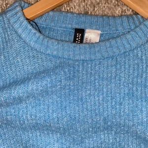 Stickad tröja  - Stickad tröja från HM stl XS