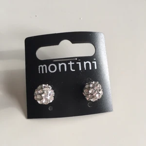 Örhängen - Oanvända örhängen säljes blir inte användna