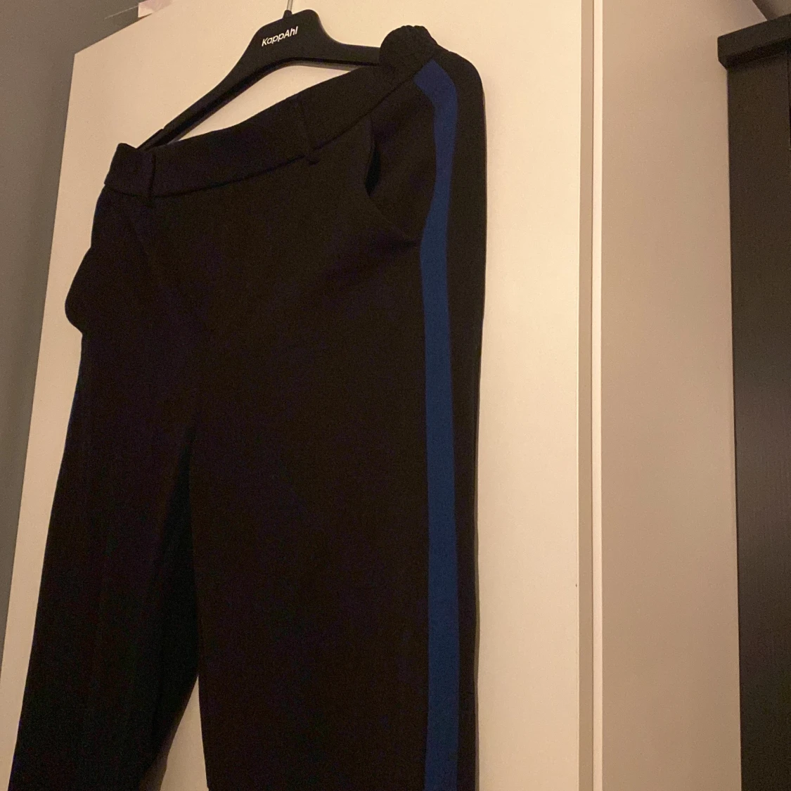 Svarta kostymbyxor i storlek S-M - 91