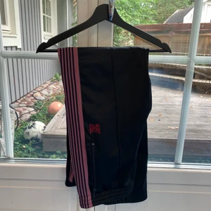 Needles Trackpants - Needles Trackpants Black/Pink, Storlek Large