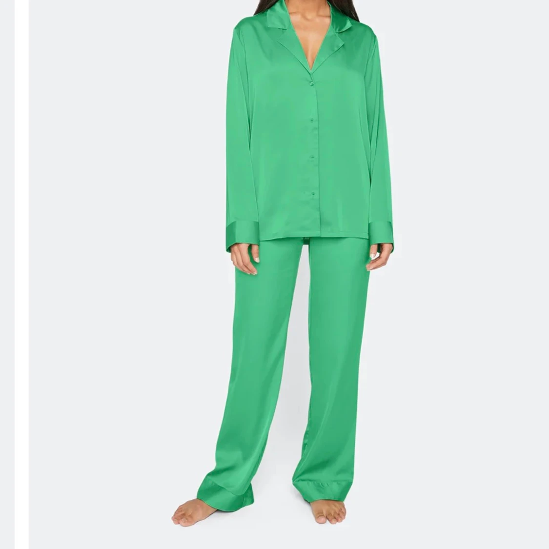 Helt nytt oanvänt satin set i grönt  - 91