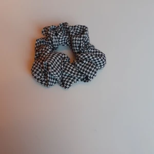 NY RUTIG TOFS - NY RUTIG TOFS, djur & rökfritt hem 