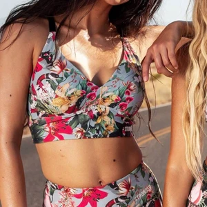 sportbh - säljer min sportbh från stronger. säljer då jag inte har någon användning för den. Använd ett fåtal gånger. den har justerbara axelband. Denna är slutsåld på hemsidan. ordinarie pris 549kr