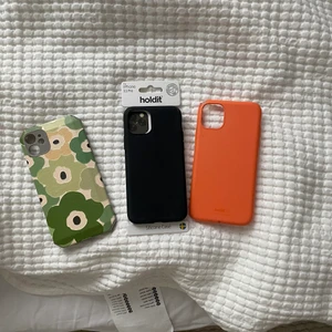 iPhone skal - De passar till iPhone 11 förutom den i mitten som är till 11 pro. 120 för alla 50kr st.          GRÖNA ÄR SÅLT