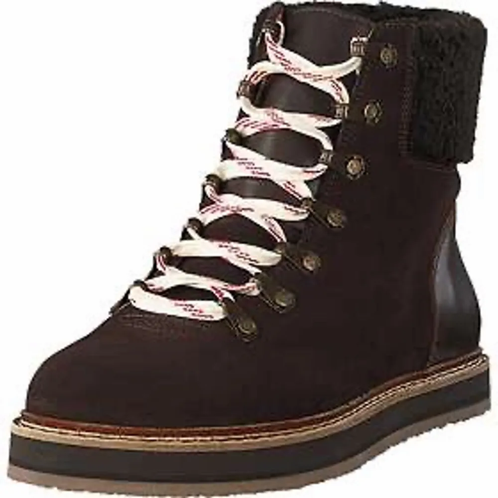 Boots/vinterskor från Twist & Tango som heter Verbier. Använda en gång så de är som nya. Nypris är 1999kr. . Skor.