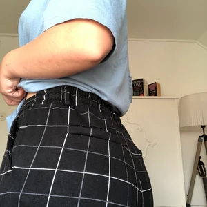 Rutiga byxor - Riktigt sköna stretchiga och mjuka byxor med svartvitt rutmönster