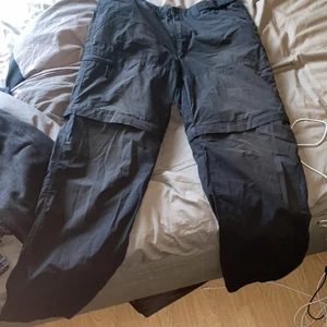 vintage 2000tals heron cargo aktig byxa - baggy cargos från heron köpta tidigt 2000 tal inga skador