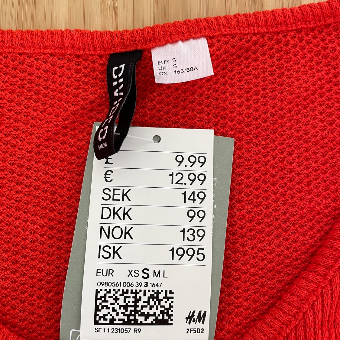 H&M long sleeve top, size S, never worn - 91