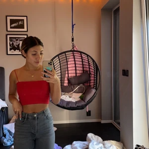 Röd topp - En röd topp ifrån Zara som är i nyskick 