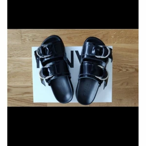 Ganni svarts sandaler stl 37 - Nya snygga Ganni svarts sandaler stl 37