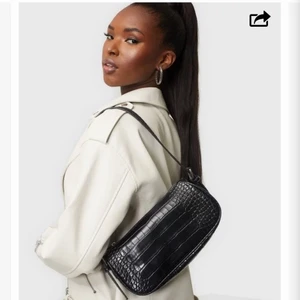 Väska från Nelly  - Rymlig väska som är oanvänd då den inte kommer till användning❤️