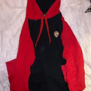 RealGeko hoodie  - Hoodie ifrån RealGekos egna kollektion. Finns bara några exemplar.