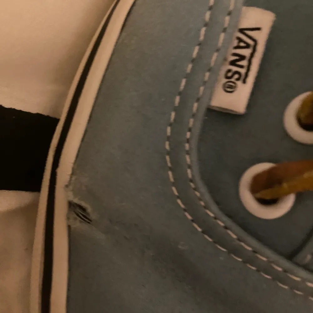 Har köpt i secondhand butiken och har använt två gång . Kengät.