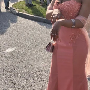 Fest/balklänning - Jättefin smutsrosa klänning som jag har använt en gång. 