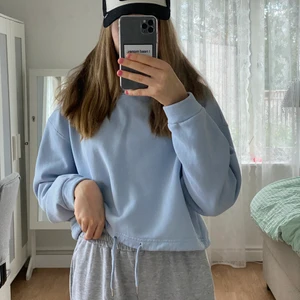 Två huvtröjor  - Säljer mina två huvtröjor pga har för många redan💜 båda är i fint skick! 