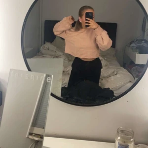 Croppad tröja  - Skriv för fler bilder