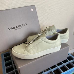 Vagabond skor - Vagabond skor i läder. Använt få tål gånger. Bra skick👌🏼