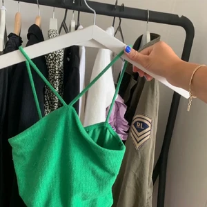 Grön topp - Lägger ut igen pga oseriösa köpare