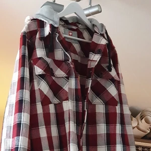 Vintage Unisex foradrat skjorta jacka  - I mycket bra skick och passar s- L beror på hur man vill ha på sig. Jackan passar till alla still 