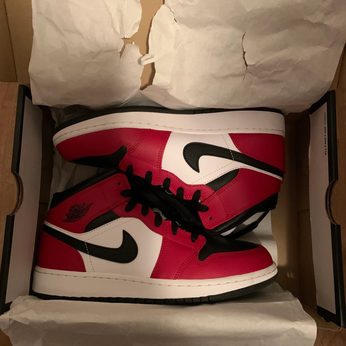 AIR JORDAN 1 MID Chicago black toe  - 90