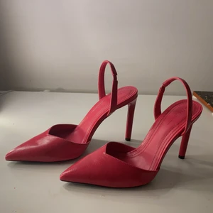 Klackar  - Aldrig använt har bara provat dom 1 gång köptes för 500kr, frakt ingår inte🚚📦