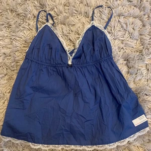 Odd Molly Linne - Säljer så det inte kommer till användning, superfint använt endast under en lunch!💙 om flera är intresserade blir det budgivning. köparen står för frakten🤍