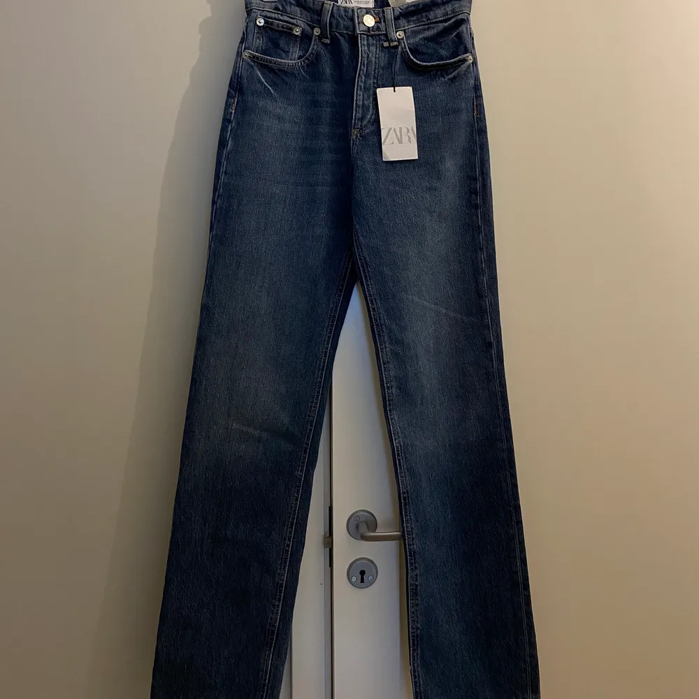 populära zar jeans dom är helt nya. köparen står för frakt budgivning om flera intresserade . Jeans & Byxor.